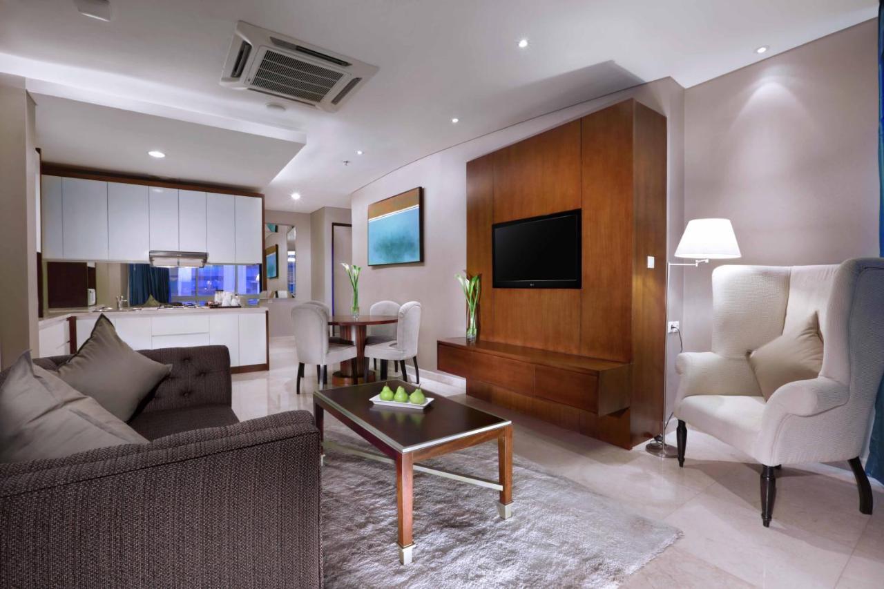 The Grove Suites By Grand Aston Джакарта Екстериор снимка