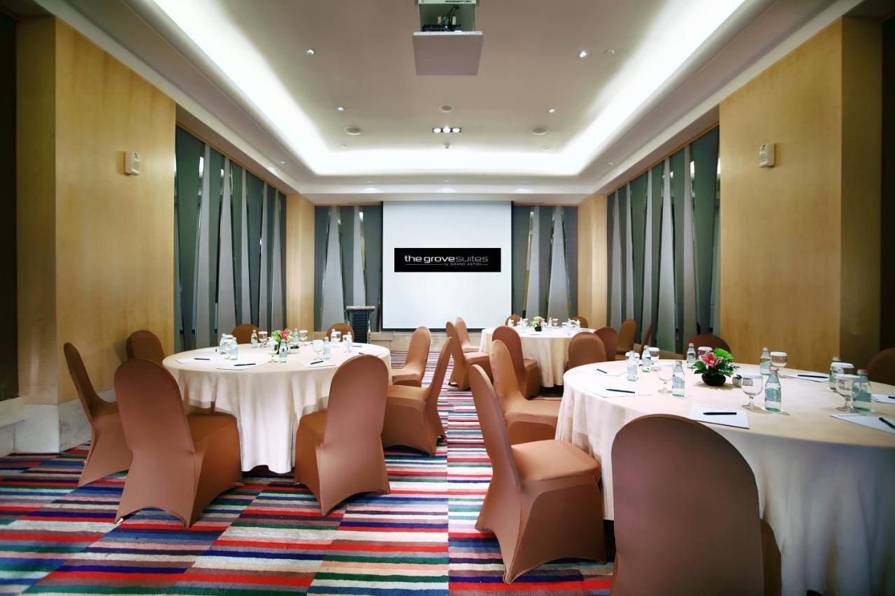The Grove Suites By Grand Aston Джакарта Екстериор снимка