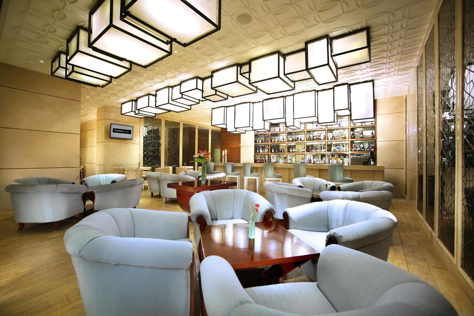 The Grove Suites By Grand Aston Джакарта Екстериор снимка
