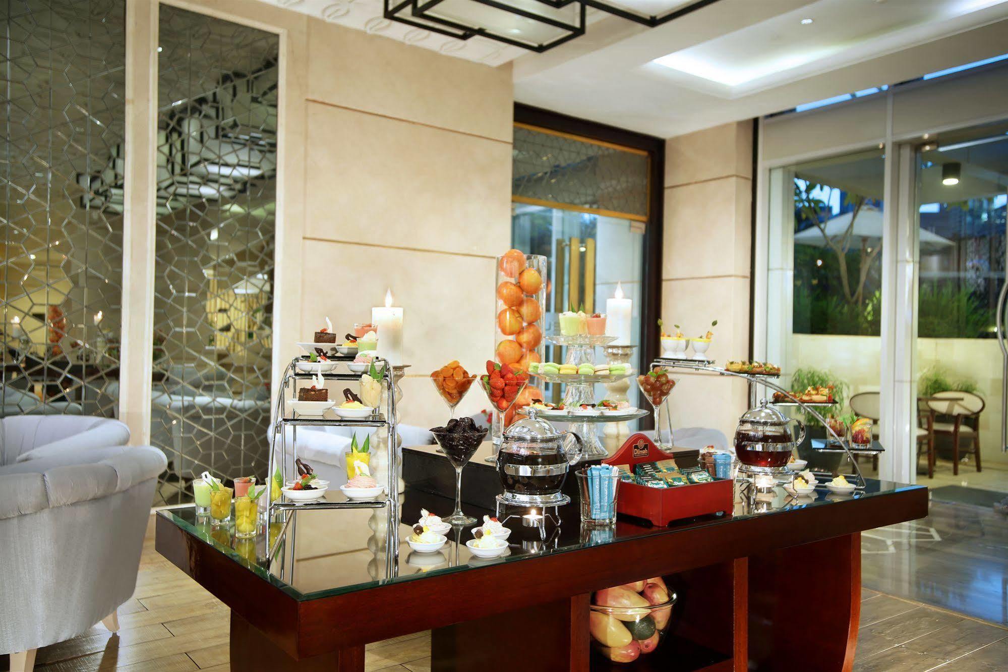 The Grove Suites By Grand Aston Джакарта Екстериор снимка