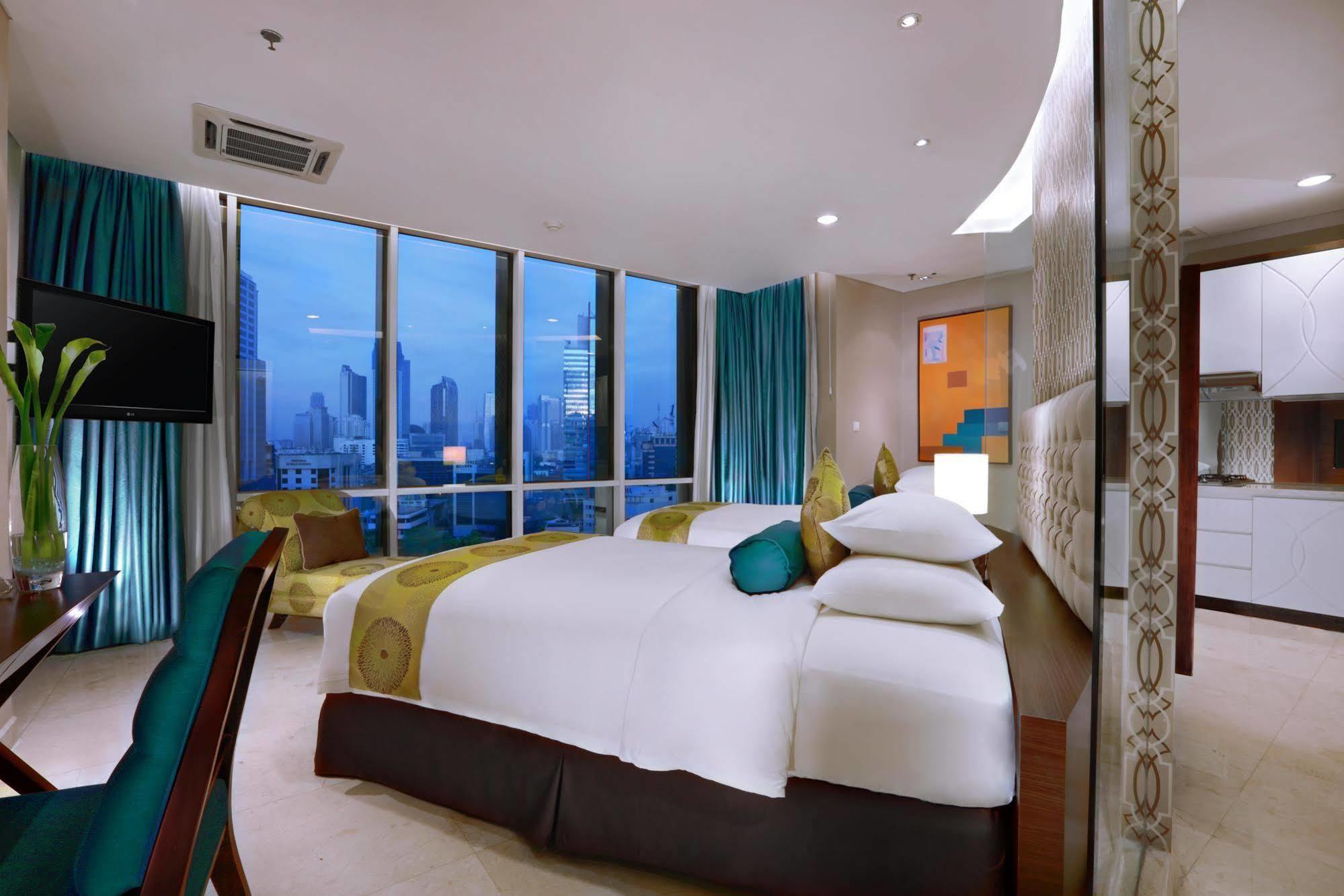 The Grove Suites By Grand Aston Джакарта Екстериор снимка