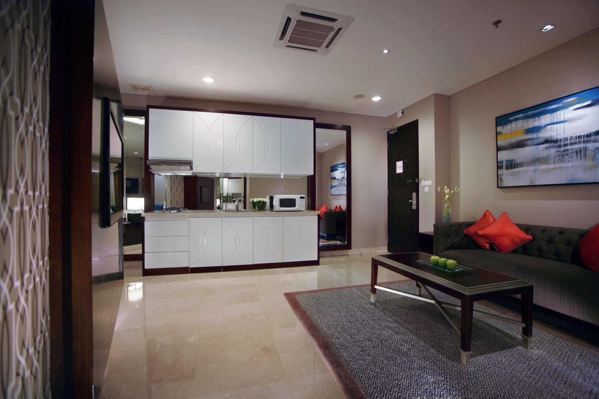 The Grove Suites By Grand Aston Джакарта Екстериор снимка